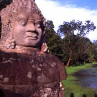 Angkor temple guide, Angkor Thom stone guardian