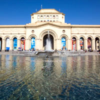 Monuments and fountains