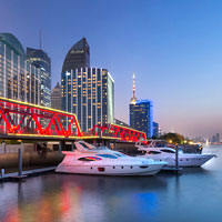 Try a yacht cruise down the Hwang Pu from Mandarin Oriental 