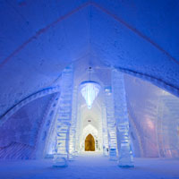 Amazing adventures, Hotel de Glaze in Quebec, Canada is made of ice