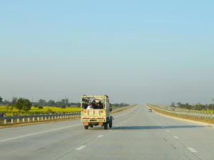 The New Delhi-Agra expressway is a four-lane marvel