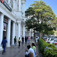 Delhi gun guide and shopping, Connaught Place
