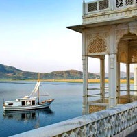 Romantic India spas, Jiva Spa boat at Taj Lake Palace Udaipur