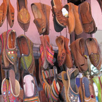 Jaipur shopping guide, mojari shoe stall