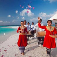 Maldives beach weddings, Baros fun guide