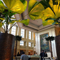 Top Manila business hotels, Peninsula's popular lobby