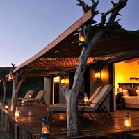 Best South African safaris, Sibella Suite has an outdoors feel with modern comforts