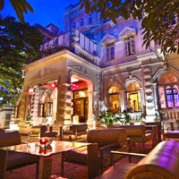 Colombo heritage hotels, Casa neon at night