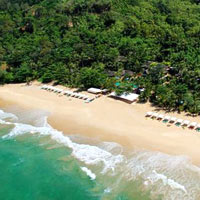 Phuket resorts review, Andaman White Beach offers one of the best beaches in Phuket