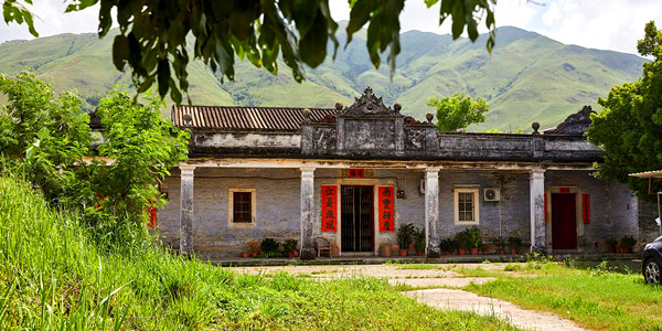 Old village mansion at Tai Kong Po - photo: David Sutton