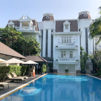 Saigon luxury boutique hotels, Villa Song is a great pick on the river with a huge pool