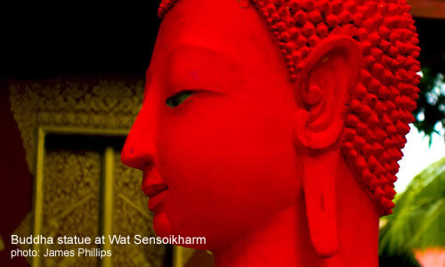 Buddha status at Wat Sensoikharm / photo: James Philips