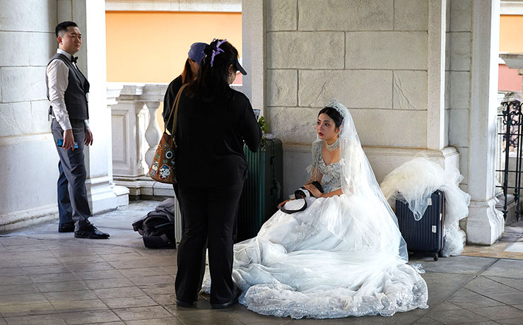 Cotai photo guide — a wedding shoot gets underway with the bride calling the shots