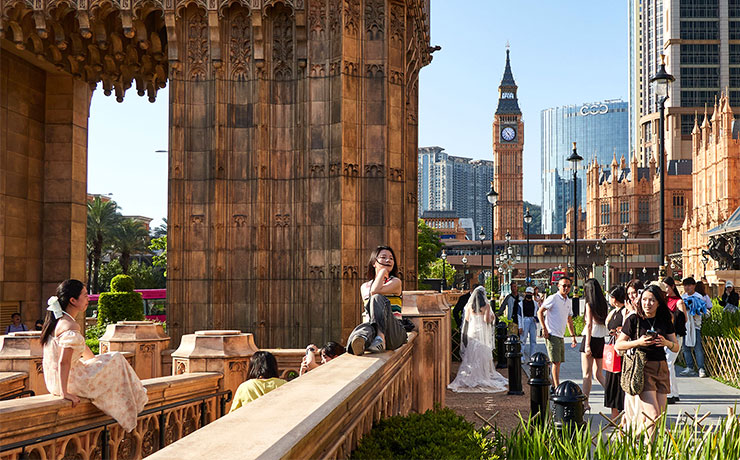 Cotai guide through photographs by David Sutton; The Londoner is a popular Instagrammer selfie spot