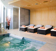 Spa Jacuzzi provides relaxation at this top Bangkok conference hotel