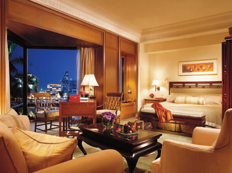 The Peninsula Bangkok, a top Bangkok luxury hotel and spa on the river