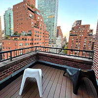 New York's The Pod Hotel, Verandah overlooking 51st Street