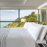 Oceanfront Suite Le Meridien Cyberport has commanding sea views