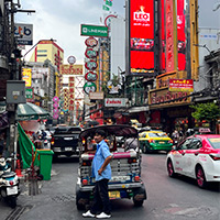 Bangkok street shopping is at its best in Chinatown