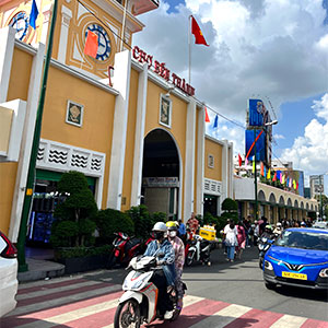 Ben Thanh Market is often aggressive and sales people will push for high prices