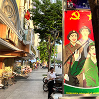 HCMC fun stroll down Nguyen Hue cafes, shops and patriotic posters