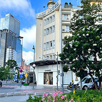 Rex Hotel is well located next to City Hall
