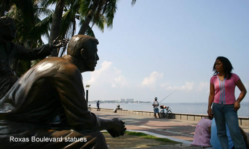 Bronze Statues On Roxas Boulevard / photo: Vijay Verghese